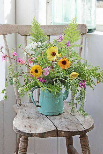 10 French Farmhouse Decorating Ideas With Thrifted Finds