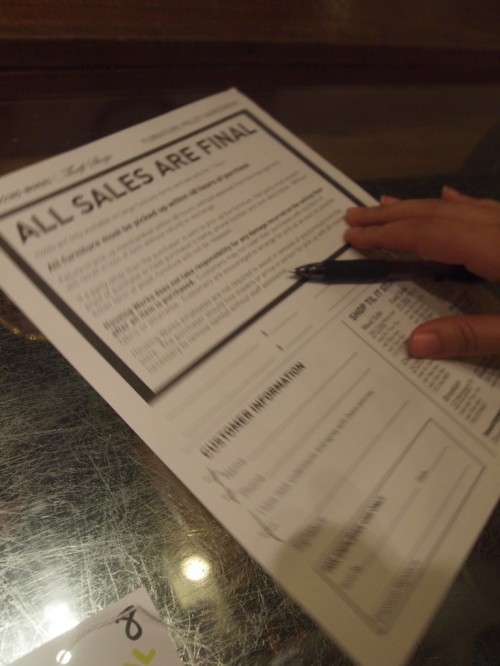 34 Tips to Thrift Store Shop Like a Pro! (Pass On to Newbies!) 34 Tips to Thrift Store Shop Like a Pro! (Pass On to Newbies!)