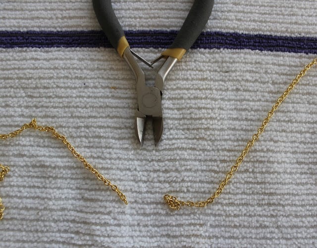 Create This DIY Vintage Button Statement Necklace Create This DIY Vintage Button Statement Necklace