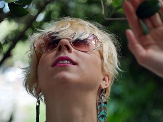 sammy davis of sammy davis vintage wearings 70s style sunglasses