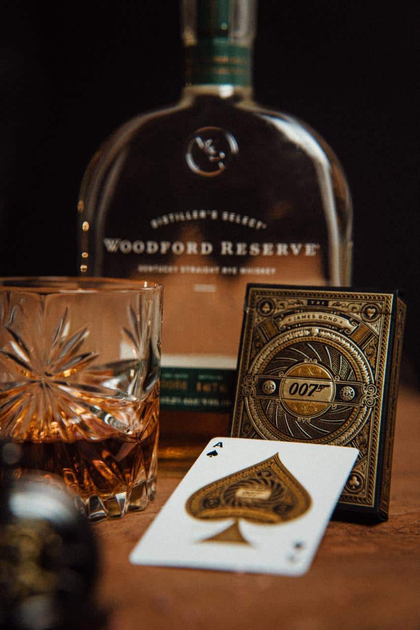 Retro Glamour Meets High Stakes: Dressing for Success in Vintage-Inspired Gambling Attire Retro Glamour Meets High Stakes: Dressing for Success in Vintage-Inspired Gambling Attire