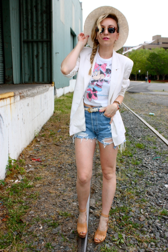 What to Buy at Thrift Stores