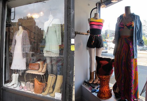 window-display-vintage-store window display vintage store